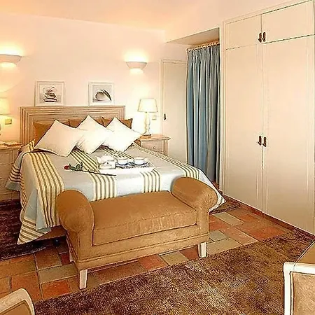 Sleeps 10 With Pool Air Con And Wifi * Boliqueime